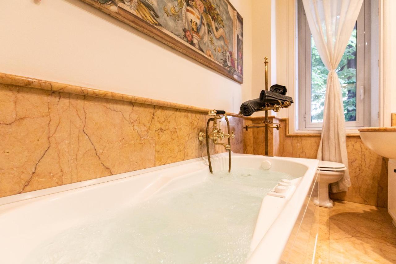 Klimt - Jacuzzi 5 Star - Luxury Design Apartment Mailand Exterior foto